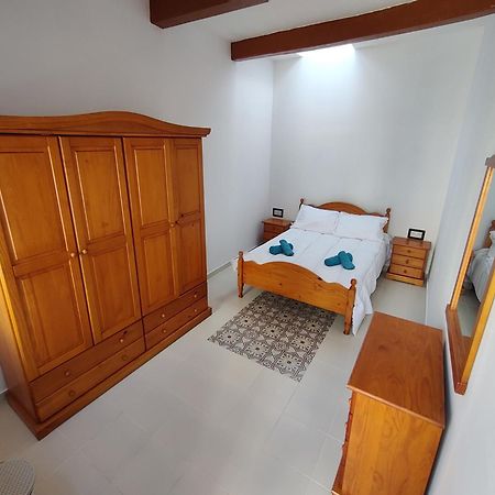 Peaceful Traditional Maltese Townhouse Luqa Bagian luar foto