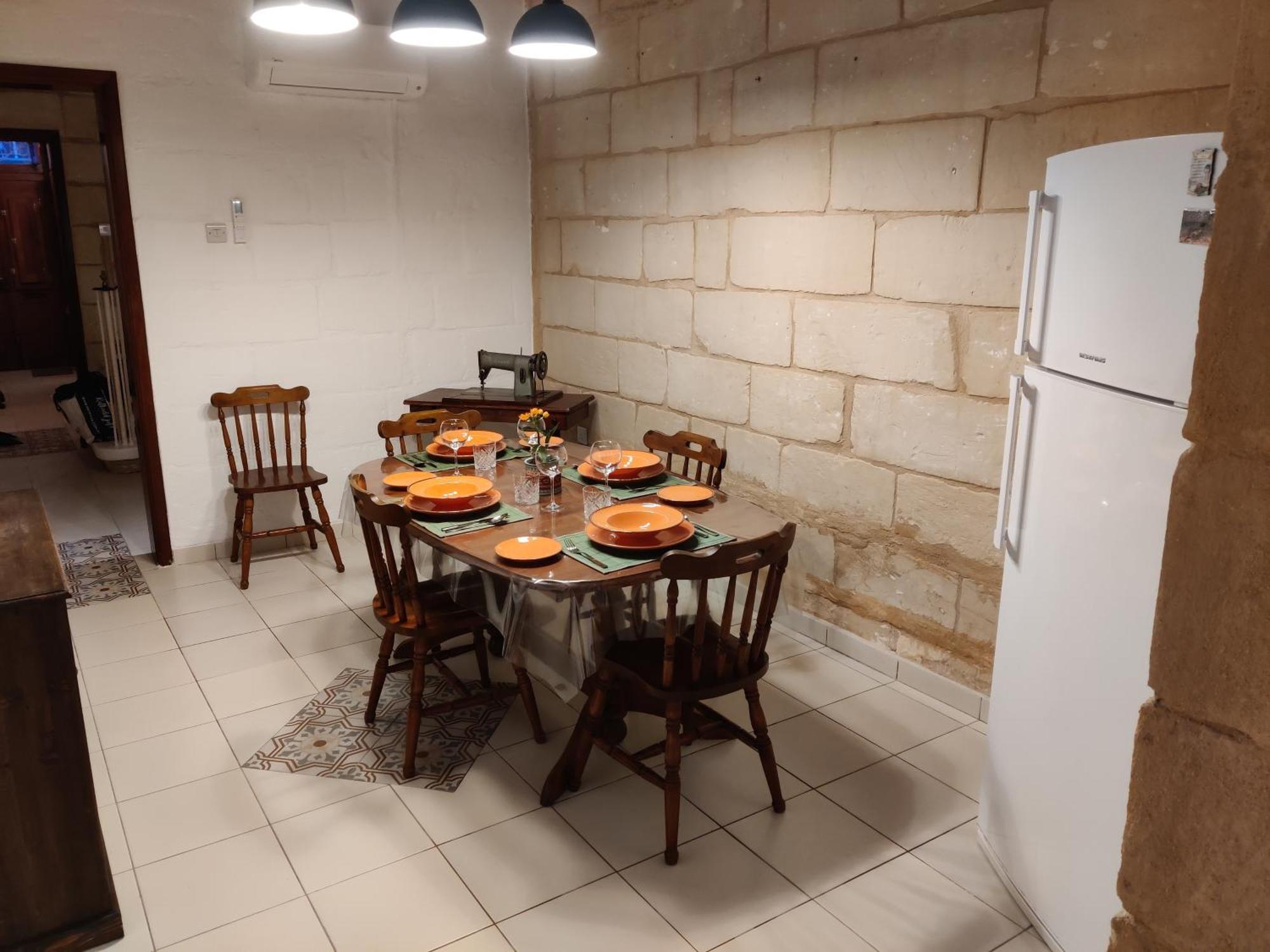 Peaceful Traditional Maltese Townhouse Luqa Bagian luar foto